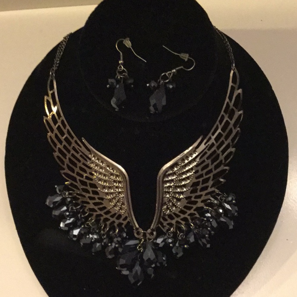 Necklace &earrings